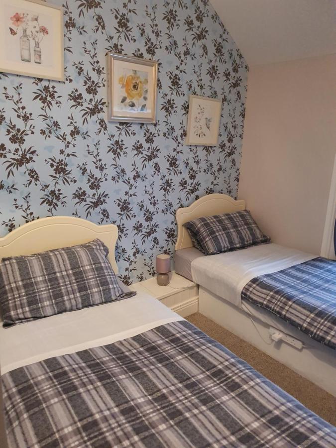 Gordon'S Guesthouse Loughrea Exteriör bild