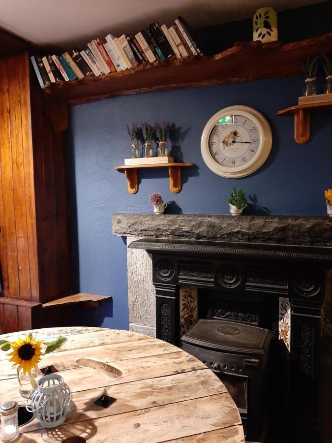 Gordon'S Guesthouse Loughrea Exteriör bild