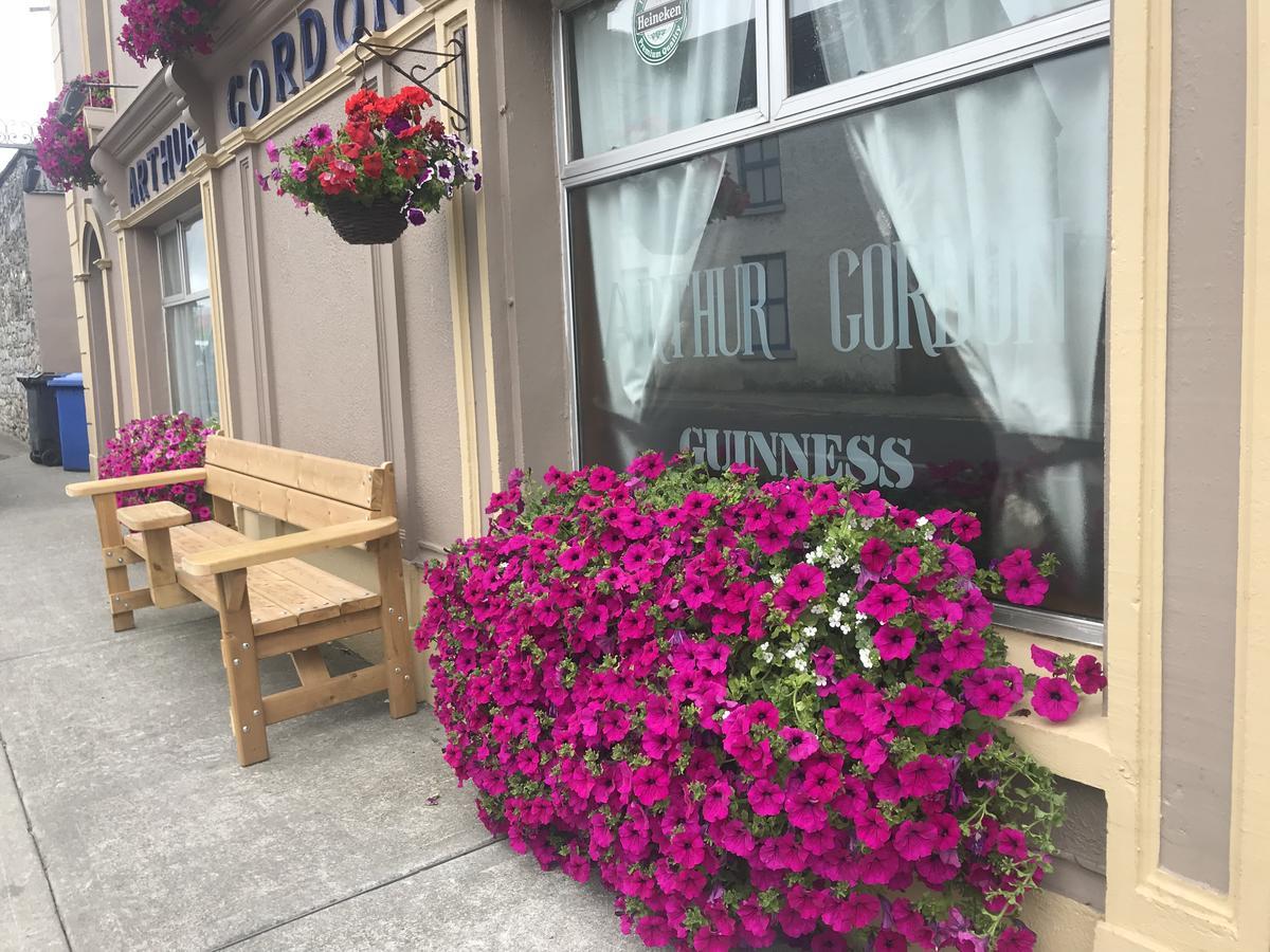 Gordon'S Guesthouse Loughrea Exteriör bild