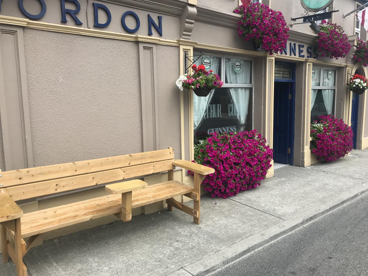 Gordon'S Guesthouse Loughrea Exteriör bild